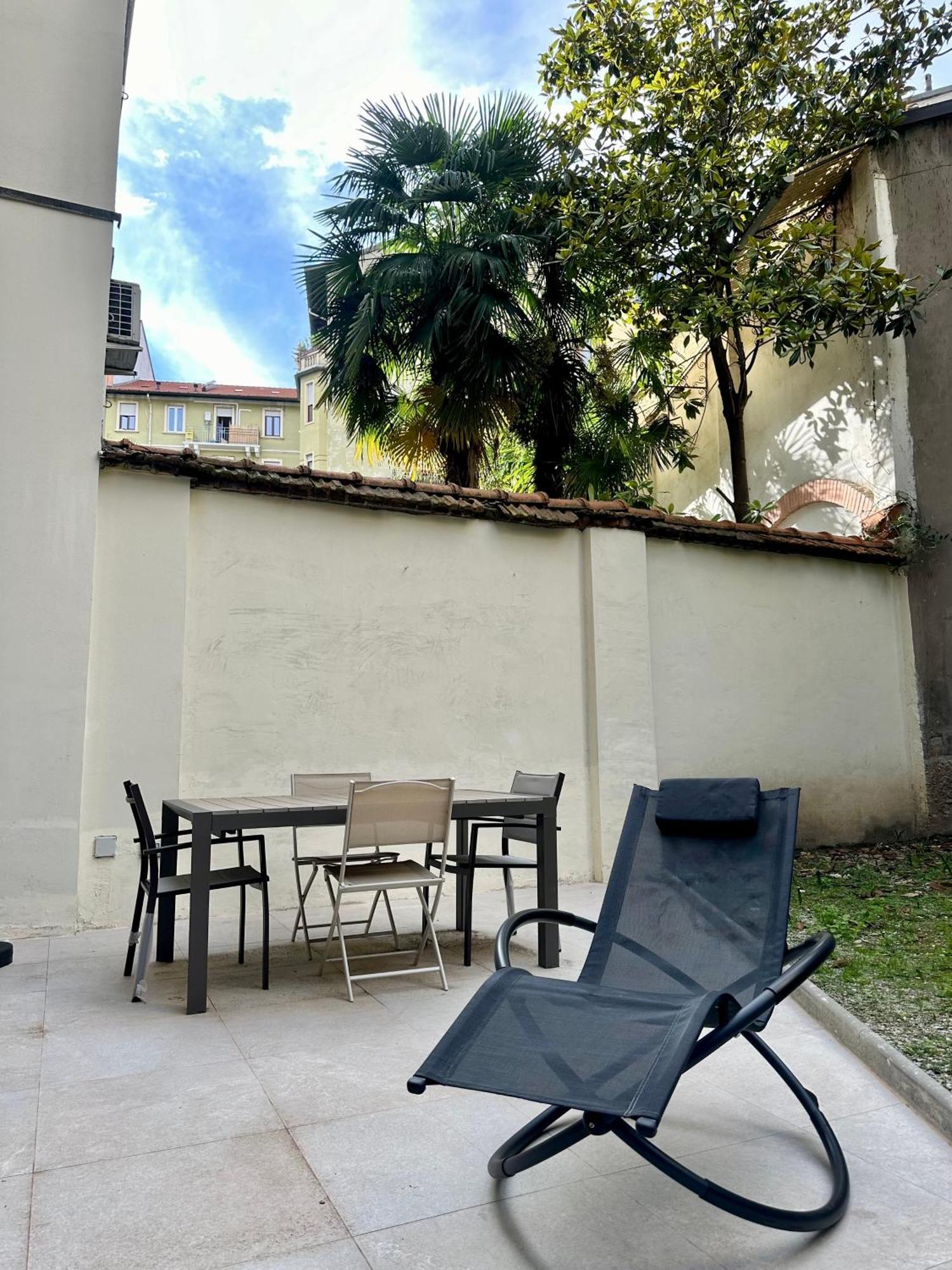 Lr Deluxe Apartments - Porta Venezia - Bilocale Con Giardino Privato Милан Экстерьер фото