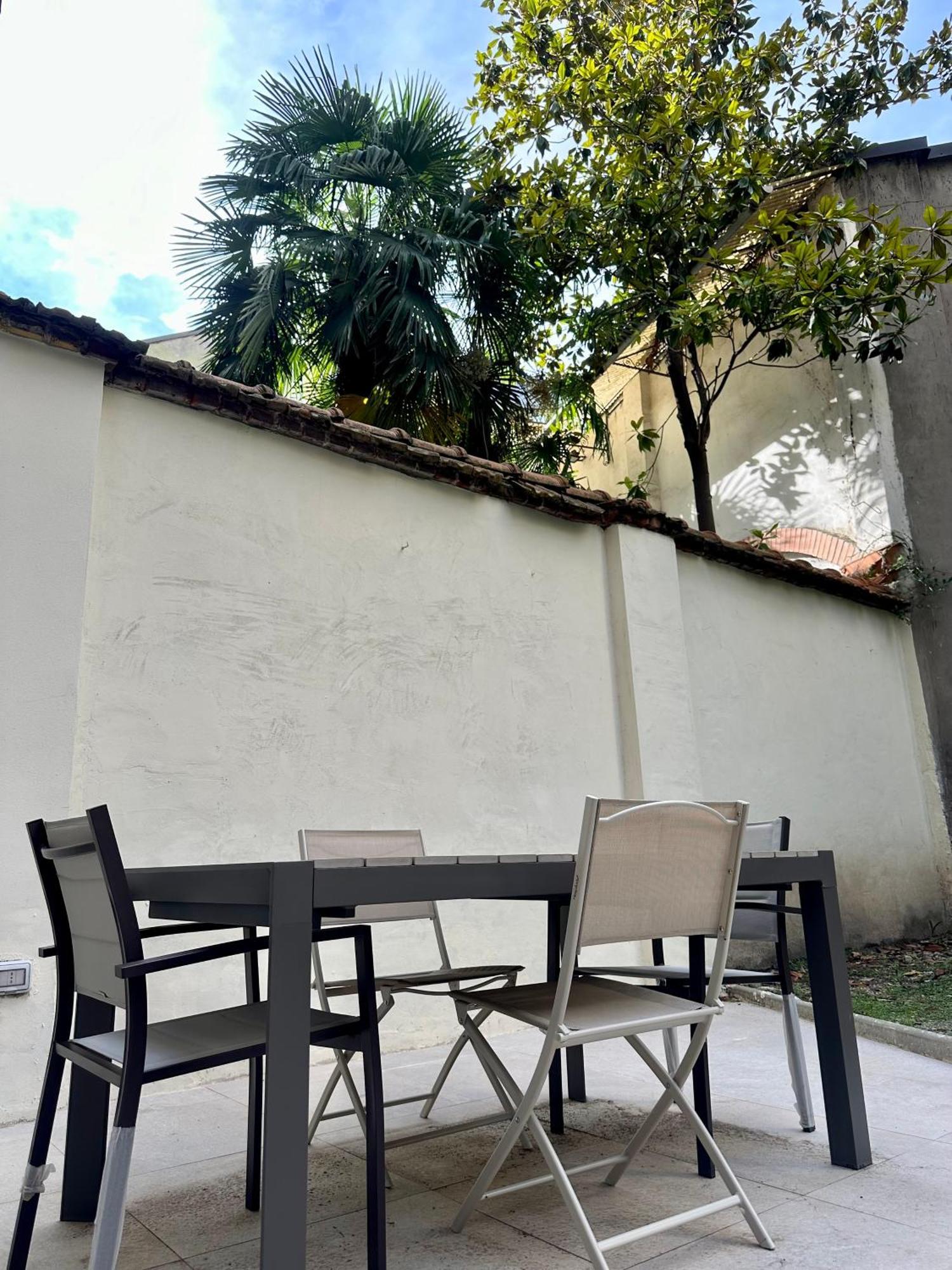 Lr Deluxe Apartments - Porta Venezia - Bilocale Con Giardino Privato Милан Экстерьер фото