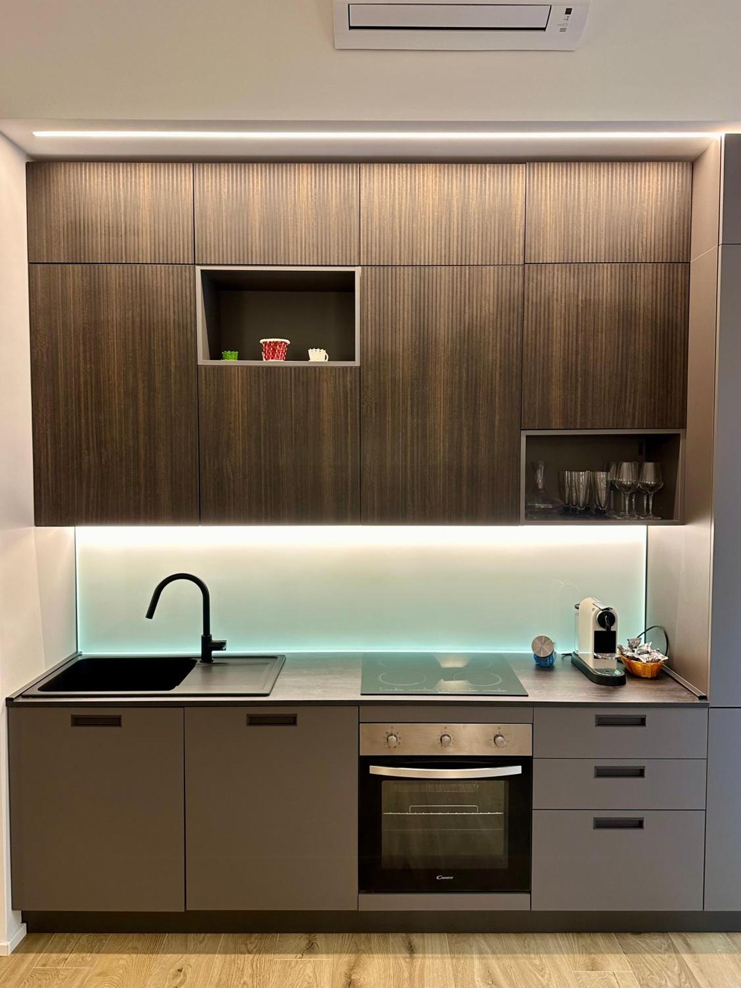 Lr Deluxe Apartments - Porta Venezia - Bilocale Con Giardino Privato Милан Экстерьер фото