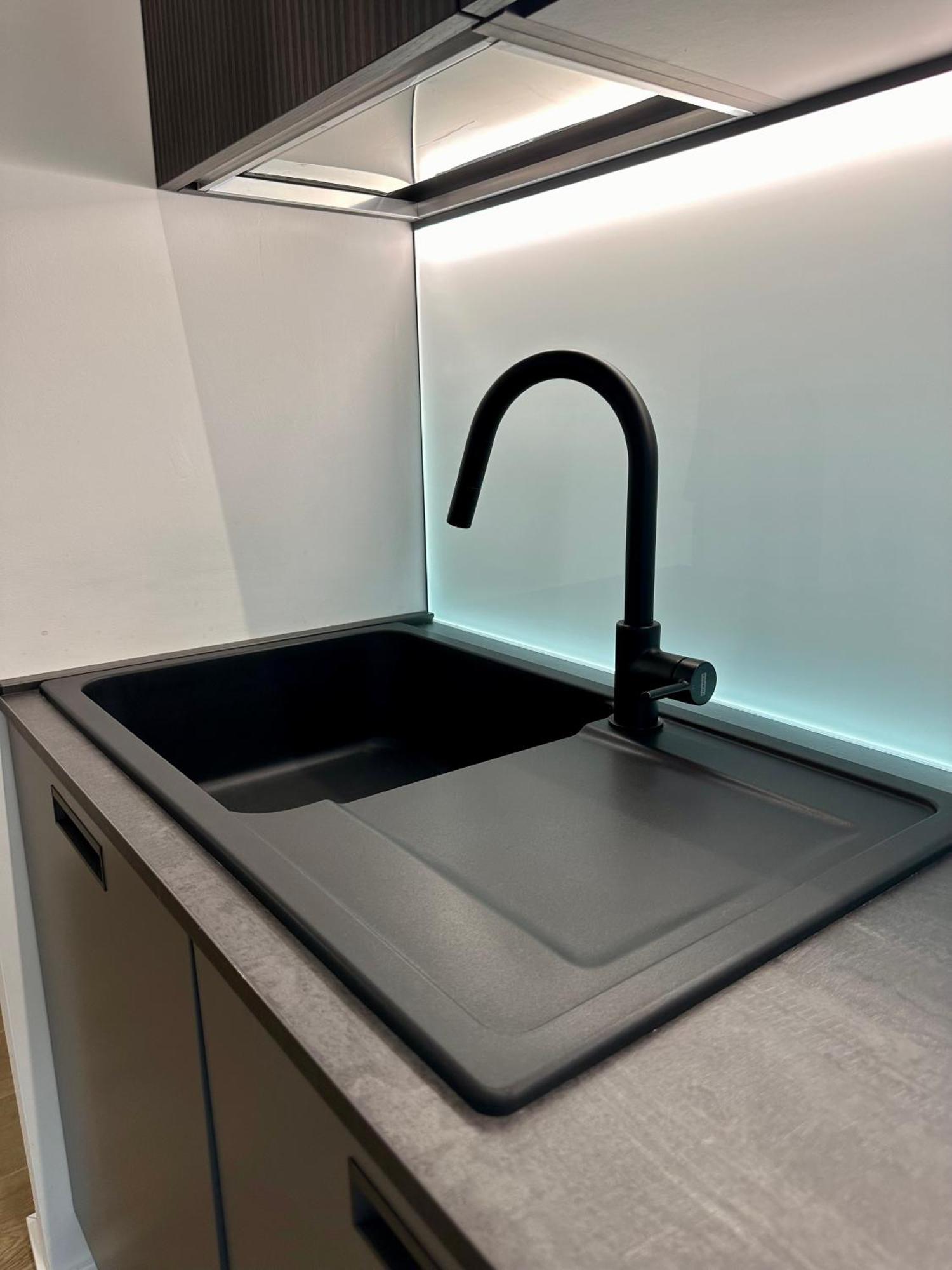 Lr Deluxe Apartments - Porta Venezia - Bilocale Con Giardino Privato Милан Экстерьер фото