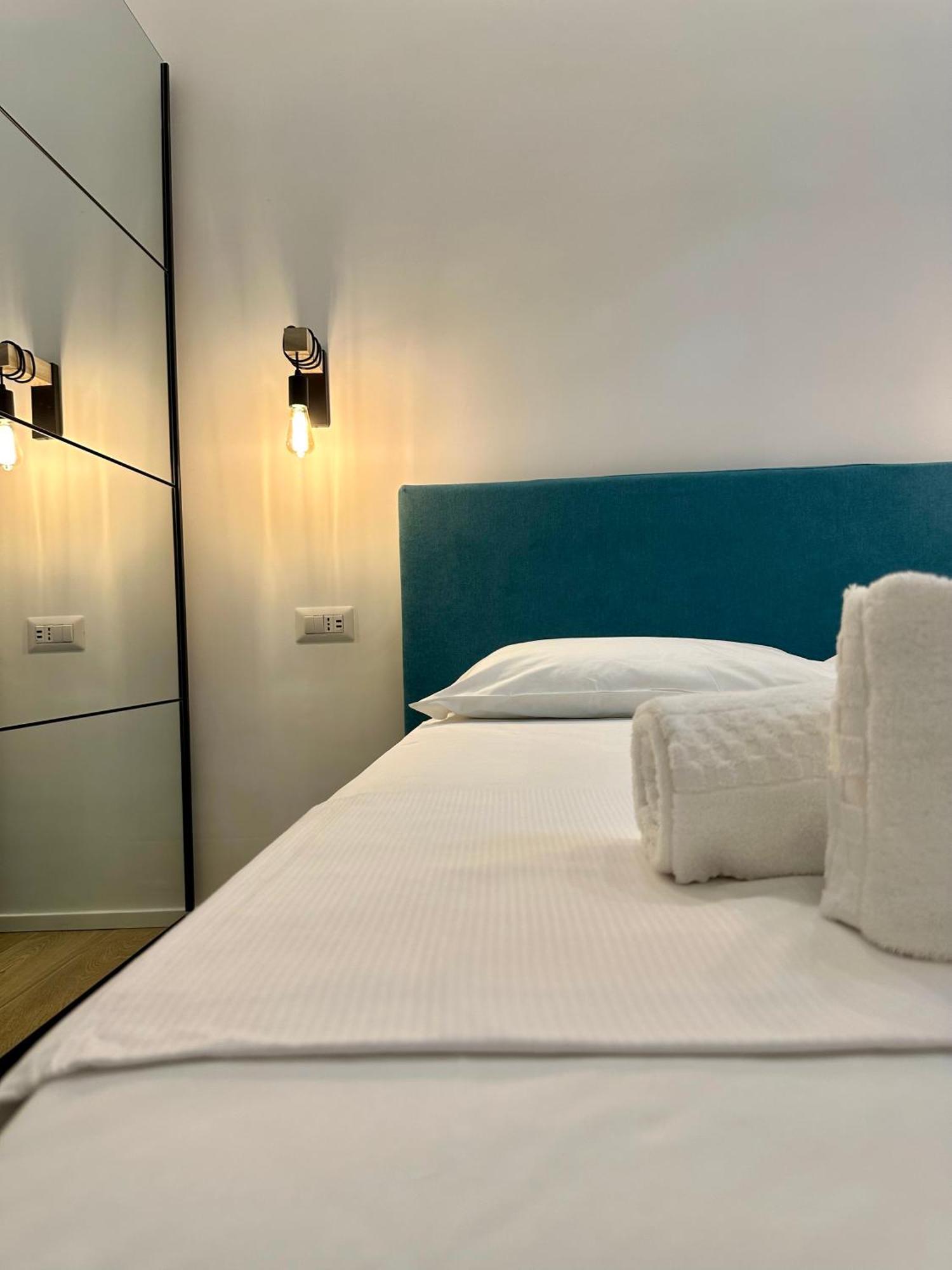 Lr Deluxe Apartments - Porta Venezia - Bilocale Con Giardino Privato Милан Экстерьер фото